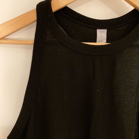 Basic Black Tank Top - Picture 2 of 4
